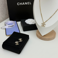 Necklace and earrings with diamonds