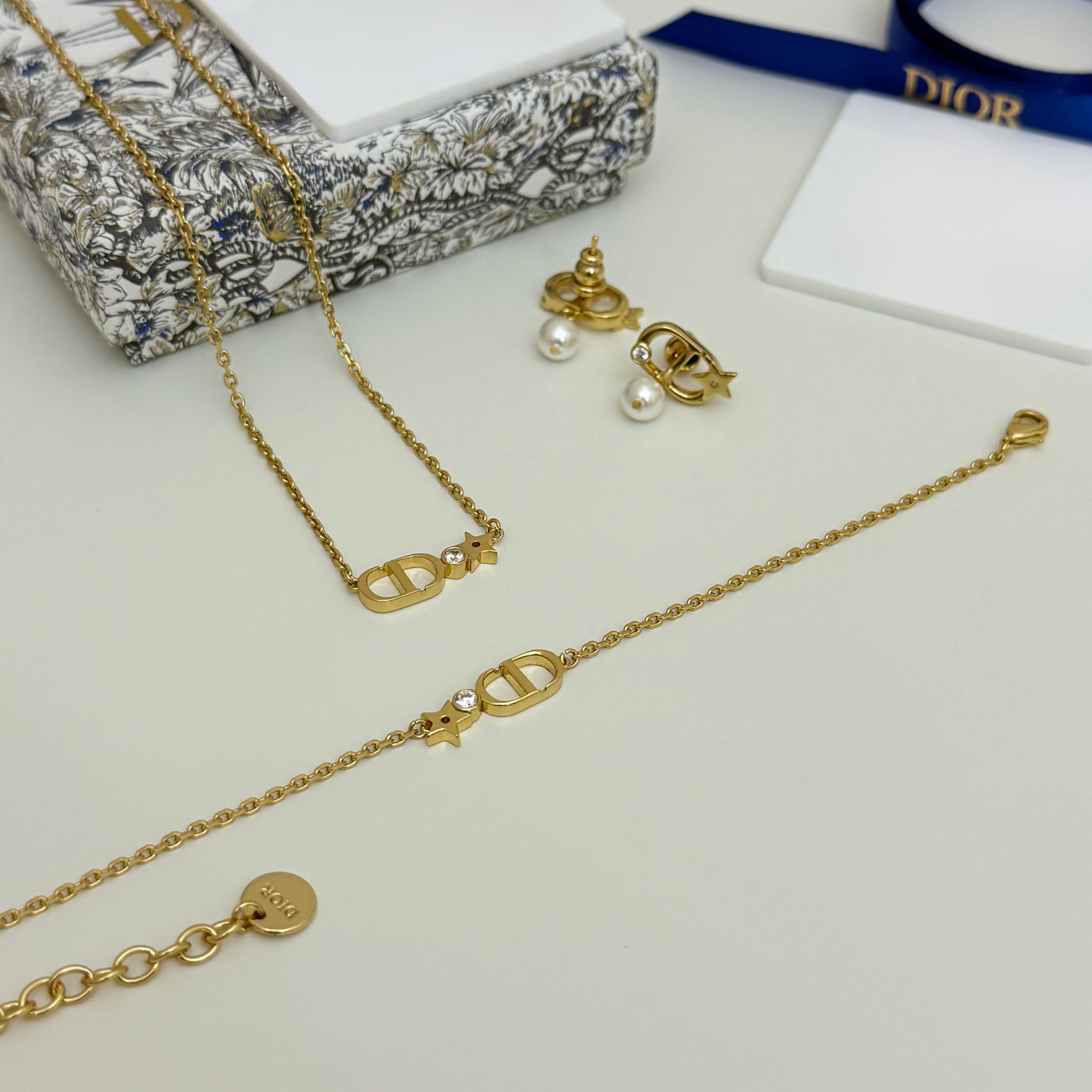 طقم ديور "سي دي نييفي" (Dior Navy) - إصدار النجمة والكريستال